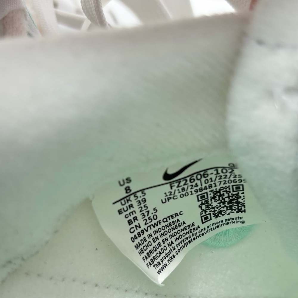 Nike Court Legacy Lift White Sneakers with Gum Soles and Mint Accents Size 8 - Picture 10 of 12